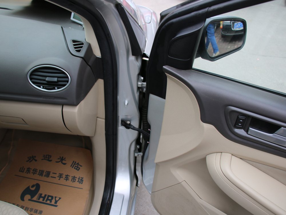 济南福特福克斯2009款 三厢 1.8L 手动舒适型
