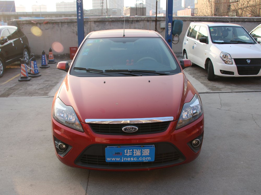 福特福克斯2009款 三厢 1.8l 自动豪华型